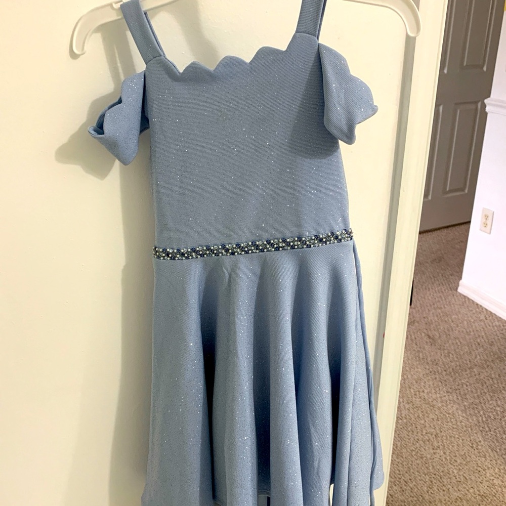 I’m selling a speechless dress size small for a little girls